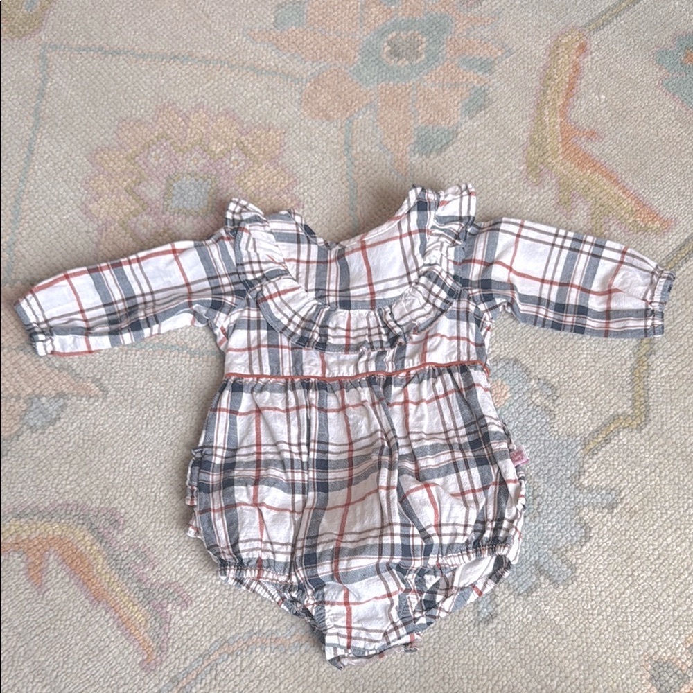 Plaid Baby Romper with Ruffle Details EUC 12-18m